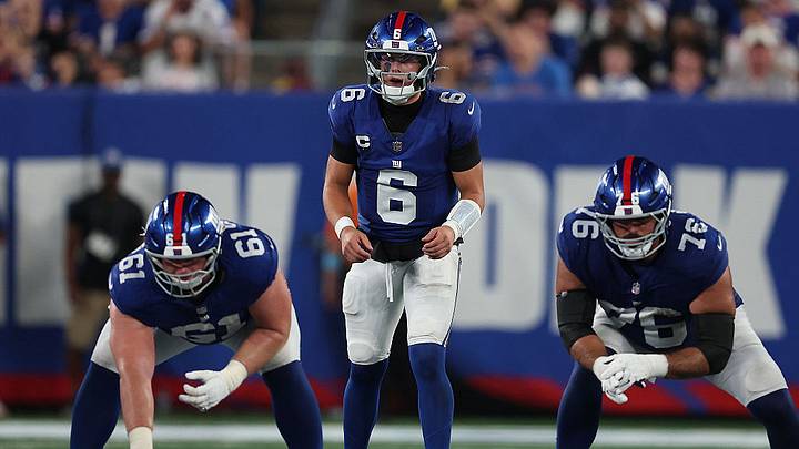 El quarterback de los Giants, Jaxson Dart, estuvo un 26,5% más de tiempo bajo el centro en la Semana 1 de este año que en la Semana 1 de 2025. 