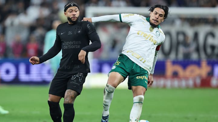 Memphis Depay, Gustavo Gomez