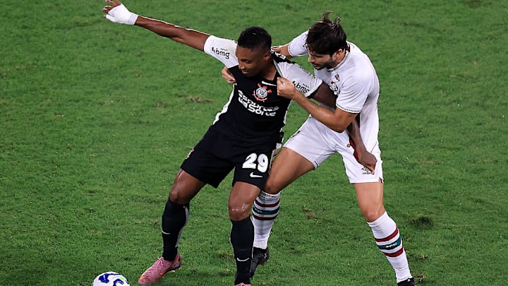 Vitinho, Igor Rabello