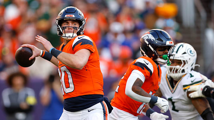 Bo Nix llevó a los Denver Broncos a un triunfo cerrado sobre los Green Bay Packers. Bo Nix llevó a los Denver Broncos a un triunfo cerrado sobre los Green Bay Packers.