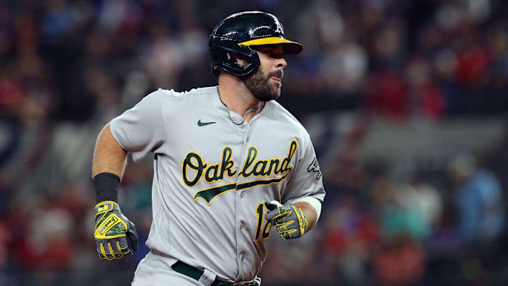 Mitch Moreland sigue disponible en la agencia libre