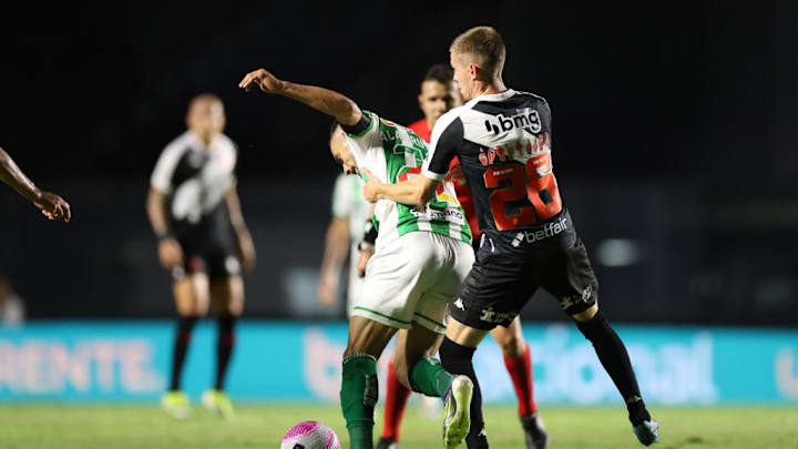 Alan Ruschel, Dominguez