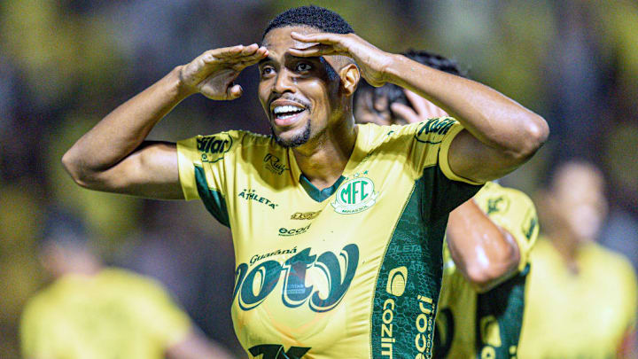 Iury Castilho
