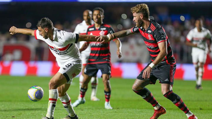 Jonathan Calleri, Leo Pereira