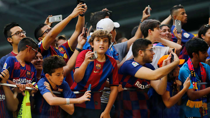 torcedores do barcelona no hard rock stadiu