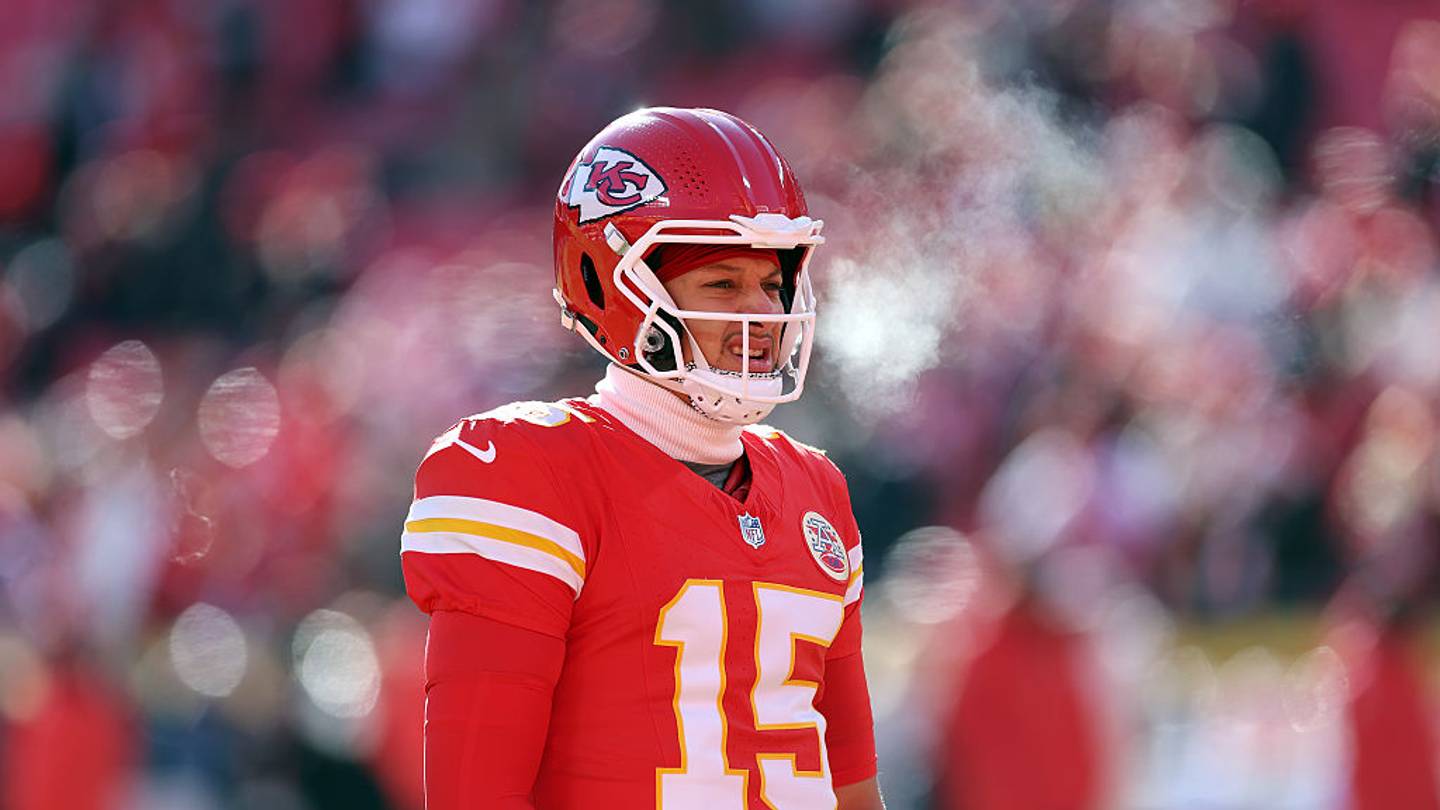 Patrick Mahomes podría regresar a los entrenamientos voluntarios mientras se recupera de su lesión
