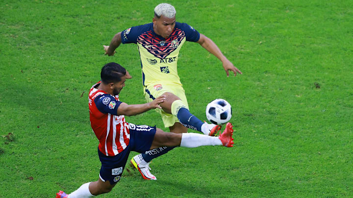 Miguel Ponce, Roger Martínez