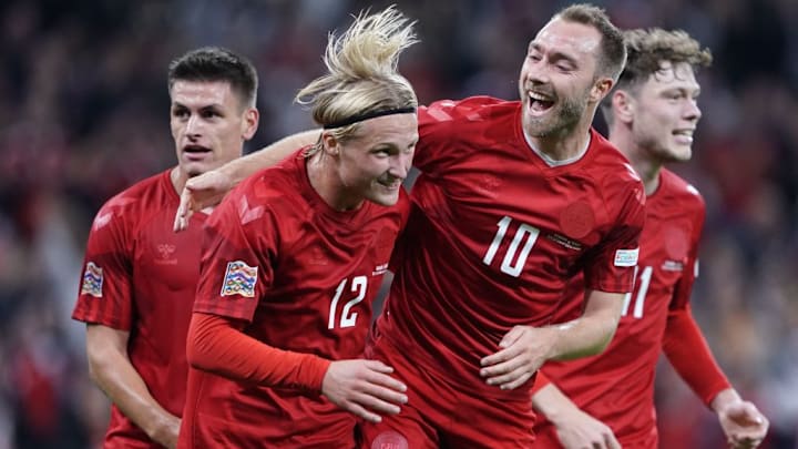 TOPSHOT-FBL-EUR-NATIONS-DEN-FRA