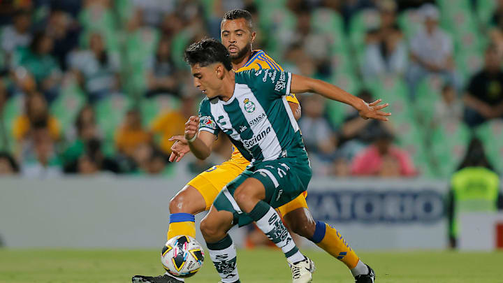 Santiago Naveda, Rafael de Souza