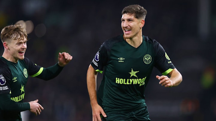 Vitaly Janelt im Brentford-Trikot