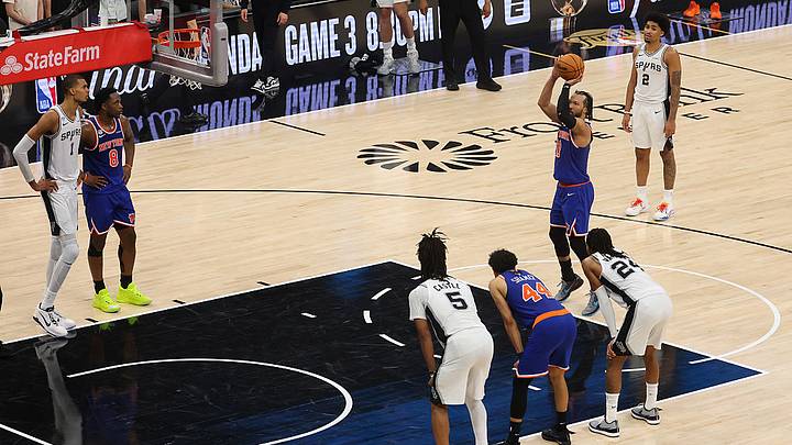 Jalen Brunson anotó lo últimos puntos del segundo juego de las Finales.