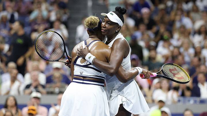 Serena y Venus Williams emocionan pero pierden en su vuelta al US Open Serena y Venus Williams emocionan pero pierden en su vuelta al US Open