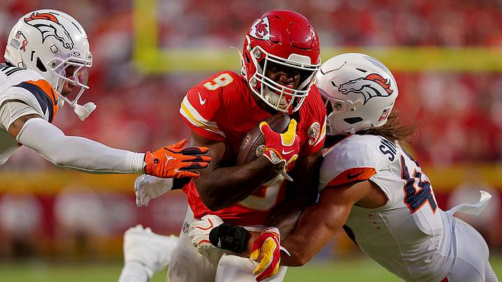 Kenneth Walker desata a los Chiefs y Mahomes celebra su regreso con victoria Kenneth Walker desata a los Chiefs y Mahomes celebra su regreso con victoria