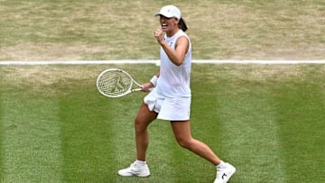 La polaca Iga Swiatek celebra su pase a las semifinales de Wimbledon.