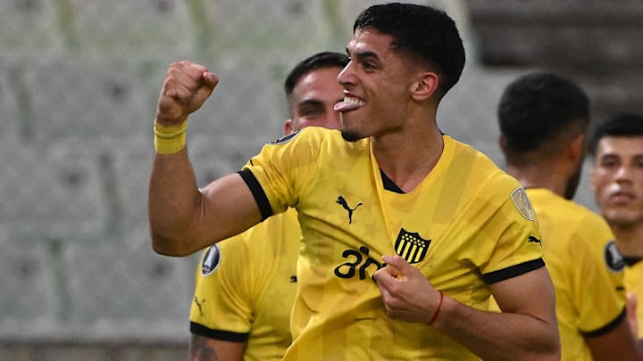 FBL-LIBERTADORES-CARACAS-PENAROL