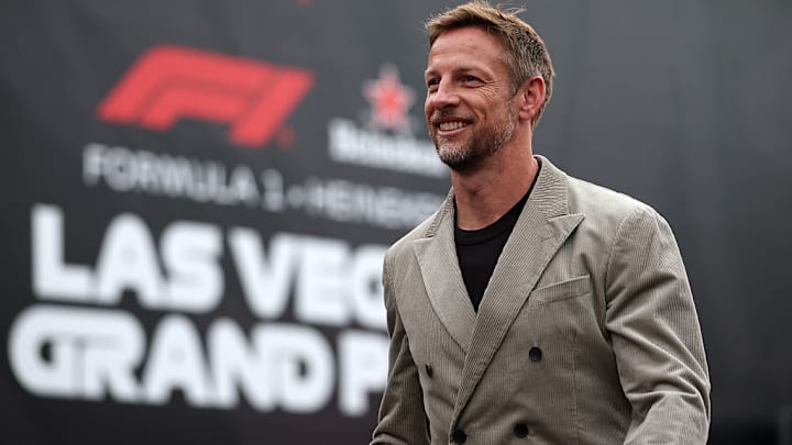 El británico Jenson Button representará comercialmente a la escudería Aston Martin.