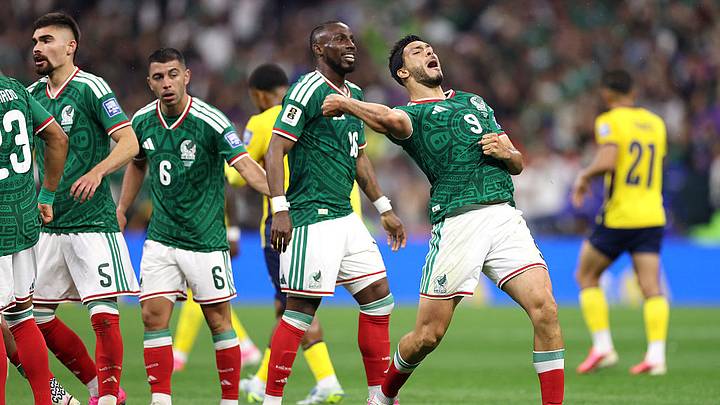 México derrotó a Ecuador para conseguir su pase a Octavos de Final. México derrotó a Ecuador para conseguir su pase a Octavos de Final.