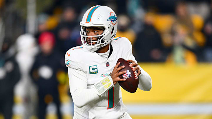 Tua Tagovailoa estuvo seis temporadas con los Dolphins. Tua Tagovailoa estuvo seis temporadas con los Dolphins.