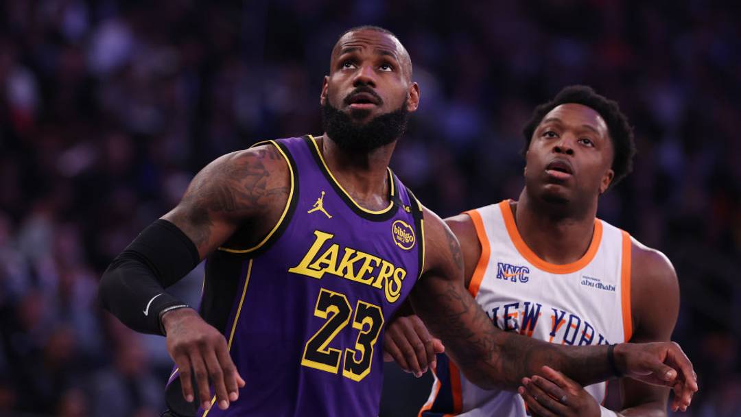 Los Knicks tienen que defender su título contra LeBron James en el Este la próxima temporada. Los Knicks tienen que defender su título contra LeBron James en el Este la próxima temporada.
