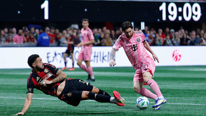 Lionel Messi, Derrick Williams