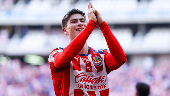 'La Hormiga' González, delantero de las Chivas