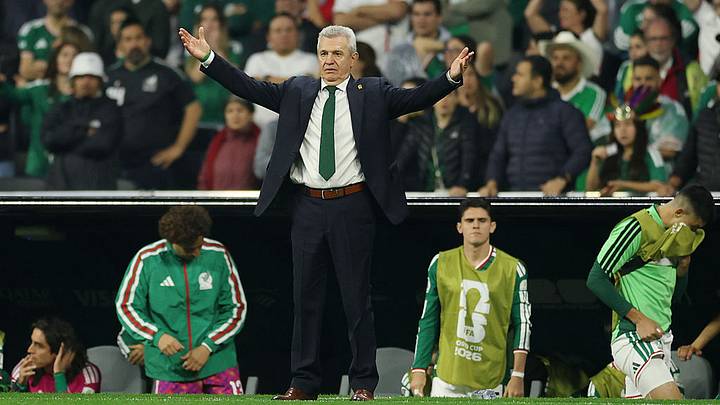La aventura de Javier Aguirre al frente de la Selección Mexicana terminó con una eliminación dolorosa La aventura de Javier Aguirre al frente de la Selección Mexicana terminó con una eliminación dolorosa