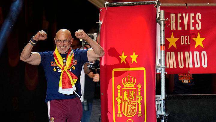 Luis de la Fuente llevó a España a coronarse campeona del mundo. Luis de la Fuente llevó a España a coronarse campeona del mundo.