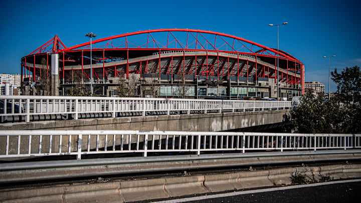 SL Benfica v AFC Ajax: Round Of Sixteen Leg One - UEFA Champions League
