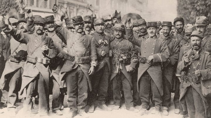 French soldiers sing the national anthem during world war i