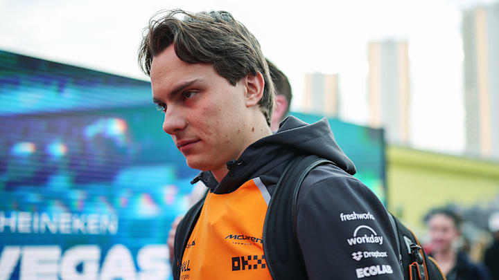 Oscar Piastri aún lucha con Max Verstappen, por lo que no considera ayudar a su compañero Lando Norris.