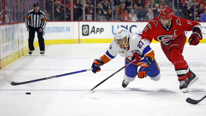 New York Islanders vs Carolina Hurricanes prediction, odds and betting insights for NHL Playoffs Game 6.