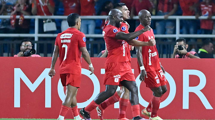 Eder Alvarez, Luis Ramos, Marcos Mina