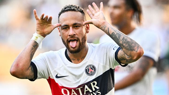 TOPSHOT-FBL-KOR-PSG-JEONBUK-FRIENDLY