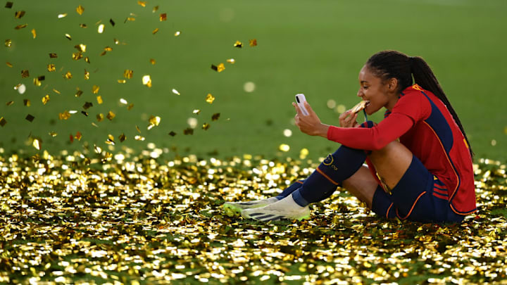 España ganó la Copa del Mundo Femenil en 2023. Aquí la futbolista Salma Parolluelo tras conquistar el título. España ganó la Copa del Mundo Femenil en 2023. Aquí la futbolista Salma Parolluelo tras conquistar el título.