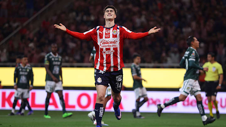 Armando González, jugador de Chivas
