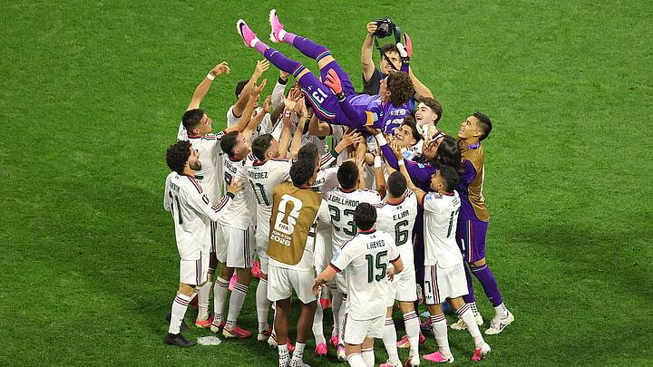 México cerró perfecto y de forma inédita la Fase de Grupos, pero ni eso fue más que la emotividad por el adiós de Ochoa.