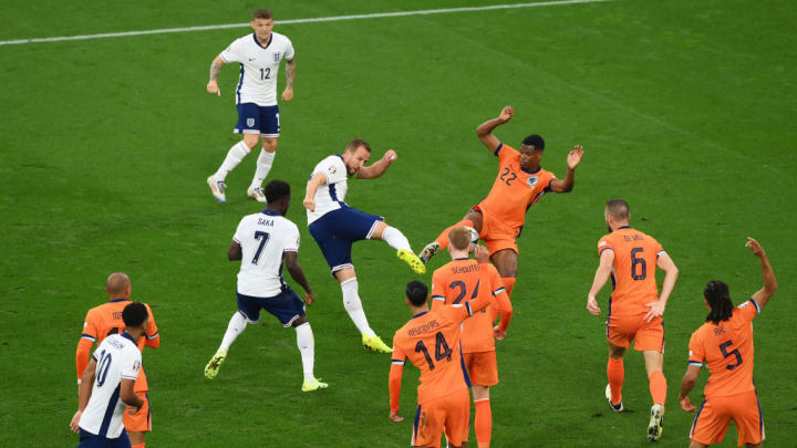Harry Kane, Denzel Dumfries