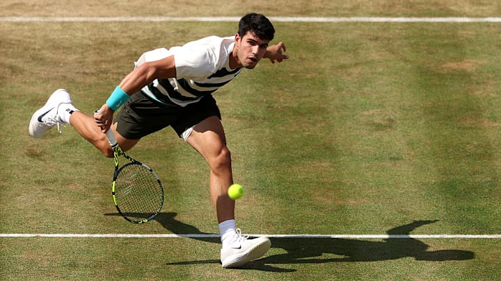 Carlos Alcaraz llega a la final en la hierba de Queens.