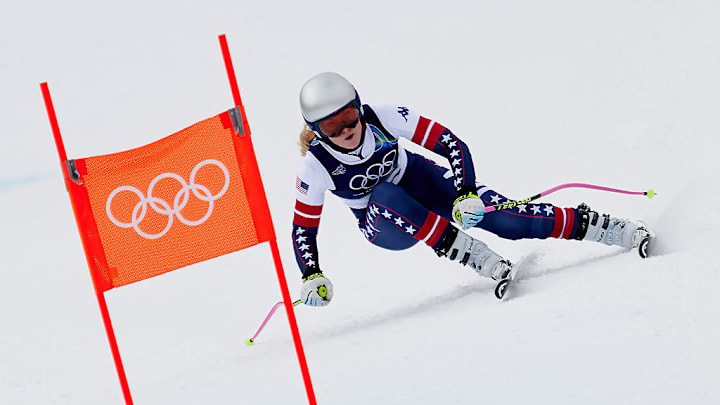 La esquiadora estadounidense Lindsey Vonn sufrió una caída en los Juegos Olímpicos de Invierno. La esquiadora estadounidense Lindsey Vonn sufrió una caída en los Juegos Olímpicos de Invierno.