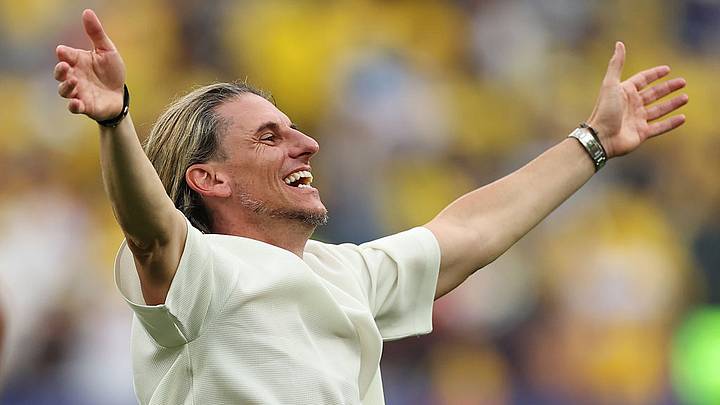 Sebastián Beccacece fue destituido tras la derrota de Ecuador ante México. Sebastián Beccacece fue destituido tras la derrota de Ecuador ante México.