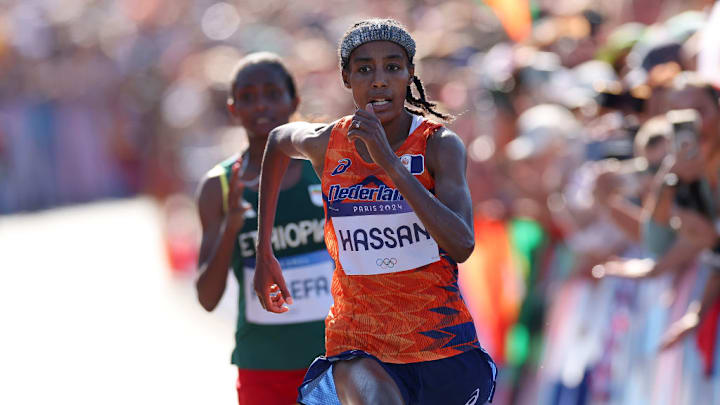Sifan Hassan ganó medalla de oro utilizando la diadema enfriadora en los Juegos Olímpicos de París 2024.