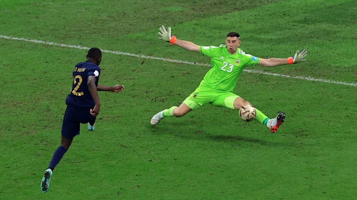 Emiliano Martinez, Randal Kolo Muani