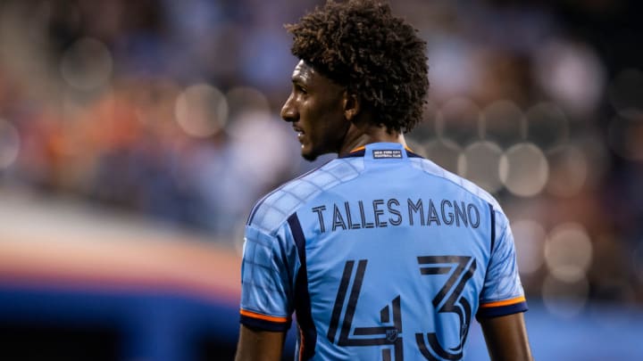 Talles Magno