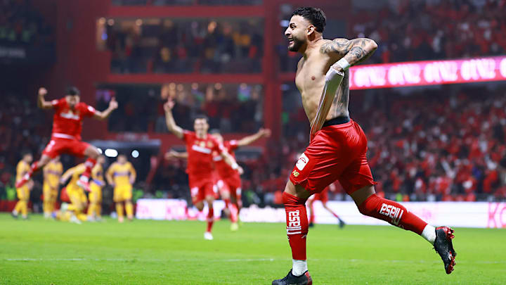 Con Alexis Vega como rostro más emblemático, el Toluca dirigido por Antonio Mohamed ya es un equipo de época, dice Cristante. Con Alexis Vega como rostro más emblemático, el Toluca dirigido por Antonio Mohamed ya es un equipo de época, dice Cristante.