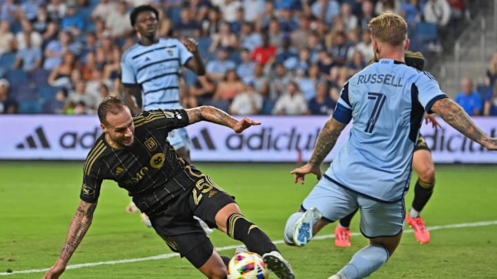 Maxime Chanot, Johnny Russell