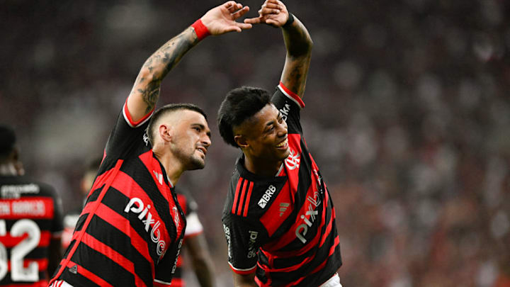 Giorgian de Arrascaeta, Alex Sandro