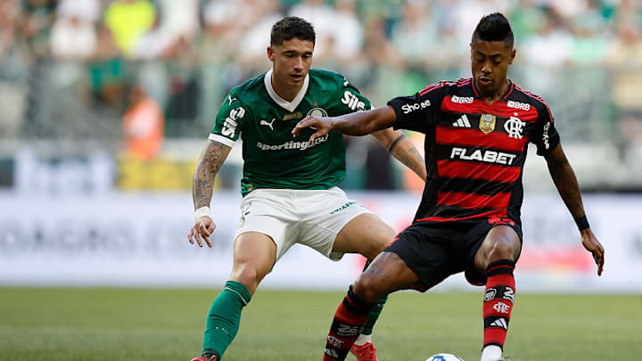 Bruno Henrique, Emiliano Martinez