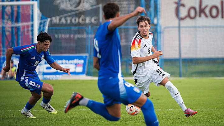 Stange lief auch schon für die U19-Nationalmannschaft des DFB auf.
