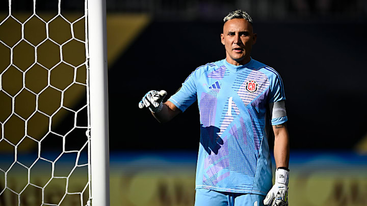 Keylor Navas ya viaja rumbo a México para fichar con Pumas.