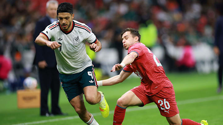 Raúl Jiménez se quita a Conceicao en el juego entre México y Portugal. Raúl Jiménez se quita a Conceicao en el juego entre México y Portugal.